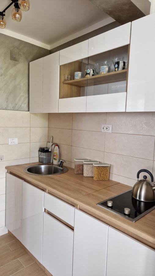 V&v Apartment Sutvara